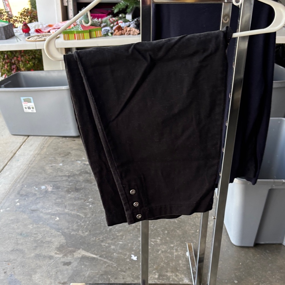 Black Women's Capris with Button Hem